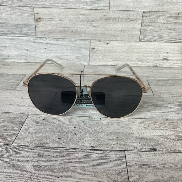 Foster Grant Accessories - Foster GRANT LADIES ROUND GOLD SUNGLASSES
